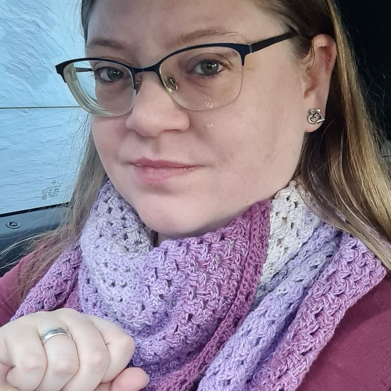 Christina Jessel im Auto über die Frage, ob alles wahr sein muss, worüber man spricht oder kommuniziert.